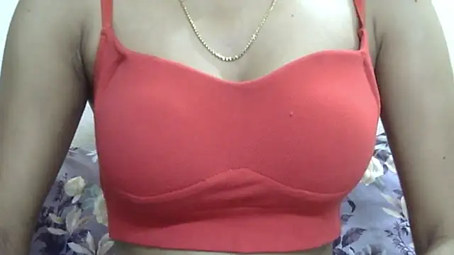 Snapshot of _FluffyHxney_ chatting on 06/13/26, 04:49 FluffyHxney online show from 06/13/26, 04:49