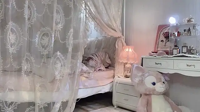 JennieKim RoseannePark online show from 12/18/24, 05:21