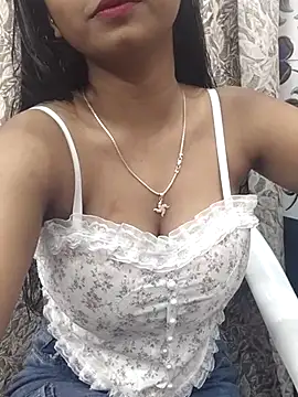 Snapshot of Ishaani_0 chatting on 02/24/25, 02:26 Ishaani 0 online show from 02/24/25, 02:26