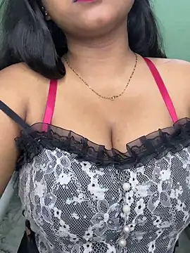 Snapshot of Ishaani_0 chatting on 07/10/26, 07:49 Ishaani 0 online show from 07/10/26, 07:49