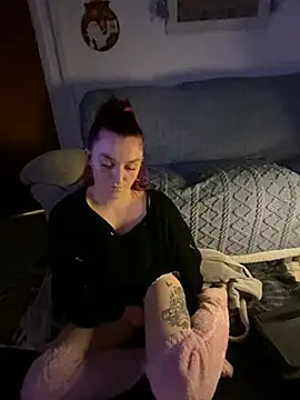 Snapshot of Stoner_BarbieXX chatting on 12/22/24, 10:15 Stoner BarbieXX online show from 12/22/24, 10:15