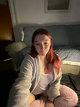 Snapshot of Stoner_BarbieXX chatting on 02/05/25, 10:44 Stoner BarbieXX online show from 02/05/25, 10:44