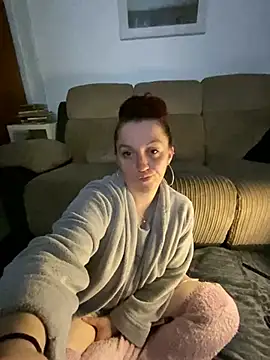 Snapshot of Stoner_BarbieXX chatting on 03/12/25, 11:01 Stoner BarbieXX online show from 03/12/25, 11:01