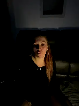 Snapshot of Stoner_BarbieXX chatting on 10/15/25, 09:48 Stoner BarbieXX online show from 10/15/25, 09:48