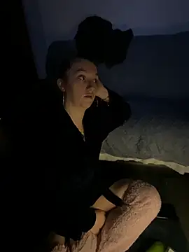 Snapshot of Stoner_BarbieXX chatting on 03/06/26, 11:01 Stoner BarbieXX online show from 03/06/26, 11:01