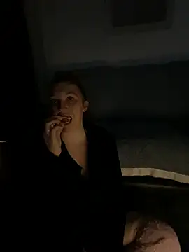 Snapshot of Stoner_BarbieXX chatting on 04/10/26, 09:19 Stoner BarbieXX online show from 04/10/26, 09:19