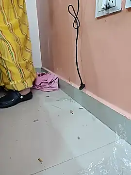 milf-kaira online show from 12/16/24, 04:13