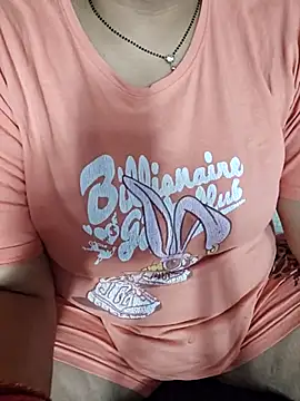 milf-kaira online show from 03/19/25, 04:36