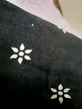 Snapshot of Tamilrojanew chatting on 04/10/26, 11:37 Tamilrojanew online show from 04/10/26, 11:37