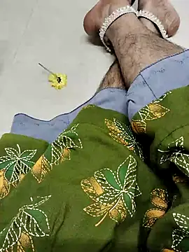 Snapshot of Tamilrojanew chatting on 04/17/26, 11:19 Tamilrojanew online show from 04/17/26, 11:19