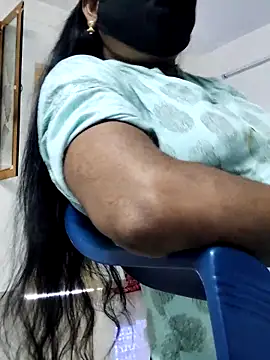 Snapshot of Tamilrojanew chatting on 06/13/26, 06:44 Tamilrojanew online show from 06/13/26, 06:44