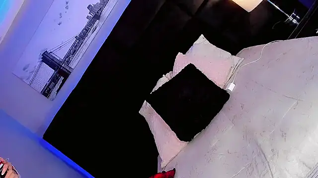 Shanelengel online show from 02/09/25, 12:06