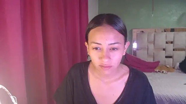 Snapshot of Little_aphrodite chatting on 12/05/25, 01:36 Little aphrodite online show from 12/05/25, 01:36