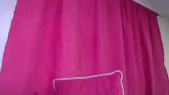 Snapshot of Little_aphrodite chatting on 12/21/25, 04:30 Little aphrodite online show from 12/21/25, 04:30