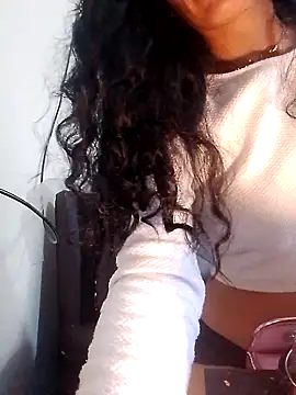 Snapshot of chloewildd_ chatting on 01/03/25, 09:05 chloewildd online show from 01/03/25, 09:05