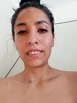 Snapshot of chloewildd_ chatting on 01/05/25, 05:41 chloewildd online show from 01/05/25, 05:41