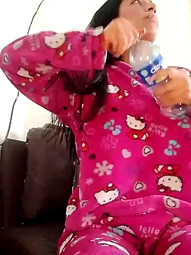 Snapshot of chloewildd_ chatting on 01/19/25, 05:28 chloewildd online show from 01/19/25, 05:28