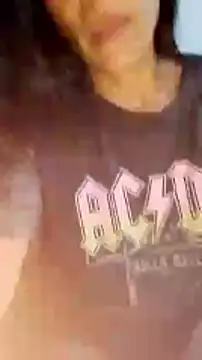 Snapshot of chloewildd_ chatting on 02/08/25, 09:46 chloewildd online show from 02/08/25, 09:46