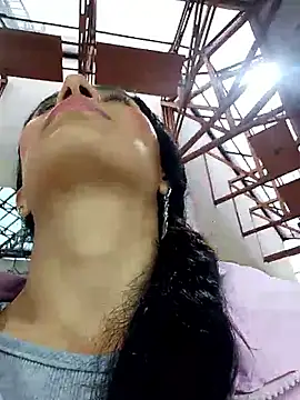 Snapshot of chloewildd_ chatting on 03/12/25, 10:39 chloewildd online show from 03/12/25, 10:39