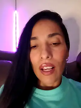 Snapshot of chloewildd_ chatting on 10/05/25, 09:56 chloewildd online show from 10/05/25, 09:56