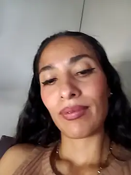 Snapshot of chloewildd_ chatting on 10/12/25, 06:18 chloewildd online show from 10/12/25, 06:18