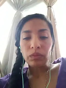 Snapshot of chloewildd_ chatting on 11/02/25, 09:06 chloewildd online show from 11/02/25, 09:06