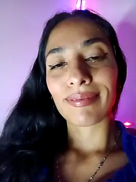 Snapshot of chloewildd_ chatting on 11/06/25, 04:13 chloewildd online show from 11/06/25, 04:13