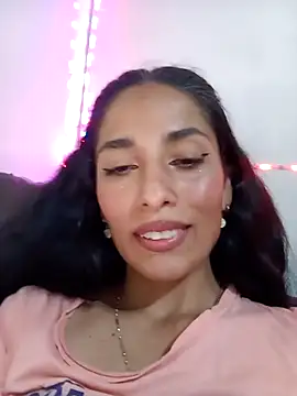 Snapshot of chloewildd_ chatting on 11/08/25, 11:47 chloewildd online show from 11/08/25, 11:47