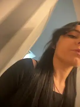 Snapshot of Petite_moi chatting on 04/02/26, 12:03 Petite moi online show from 04/02/26, 12:03