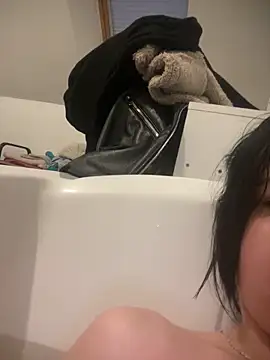 Snapshot of Petite_moi chatting on 04/04/26, 06:49 Petite moi online show from 04/04/26, 06:49