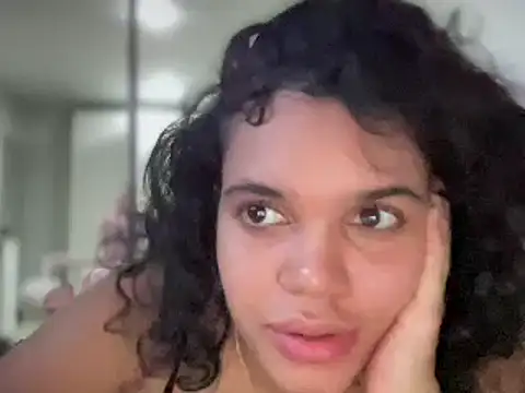 Snapshot of brithneysquirt chatting on 02/14/25, 06:29 brithneysquirt online show from 02/14/25, 06:29