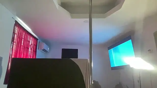 Snapshot of brithneysquirt chatting on 03/02/25, 03:37 brithneysquirt online show from 03/02/25, 03:37