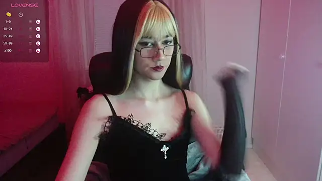 lewd pillows online show from 12/18/24, 07:41