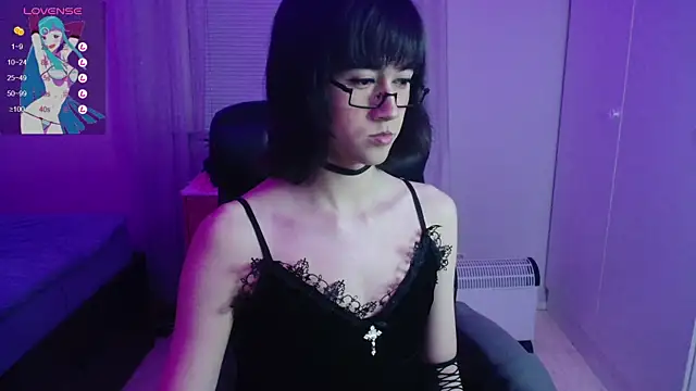 lewd pillows online show from 03/04/25, 12:29