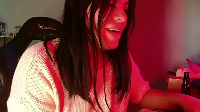 Snapshot of DirtyDi97 chatting on 11/16/25, 02:33 DirtyDi97 online show from 11/16/25, 02:33