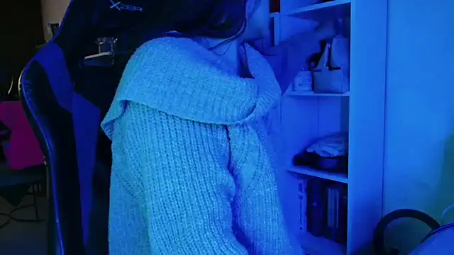 Snapshot of DirtyDi97 chatting on 11/28/25, 01:47 DirtyDi97 online show from 11/28/25, 01:47