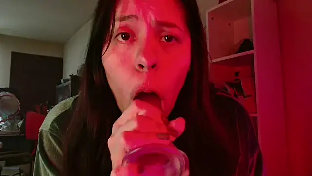 Snapshot of DirtyDi97 chatting on 12/17/25, 02:56 DirtyDi97 online show from 12/17/25, 02:56