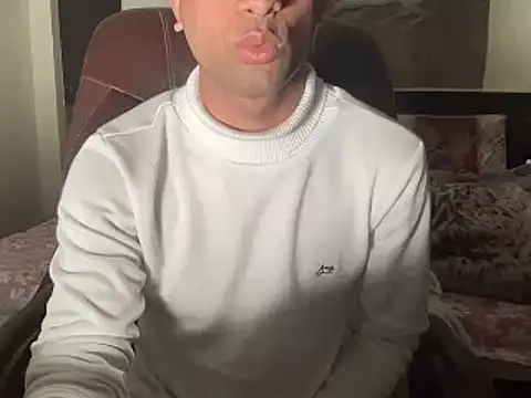 Snapshot of yourhero3466 chatting on 01/22/25, 06:31 yourhero3466 online show from 01/22/25, 06:31