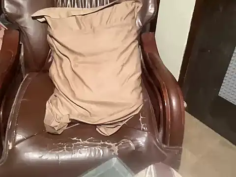 Snapshot of yourhero3466 chatting on 10/15/25, 04:40 yourhero3466 online show from 10/15/25, 04:40