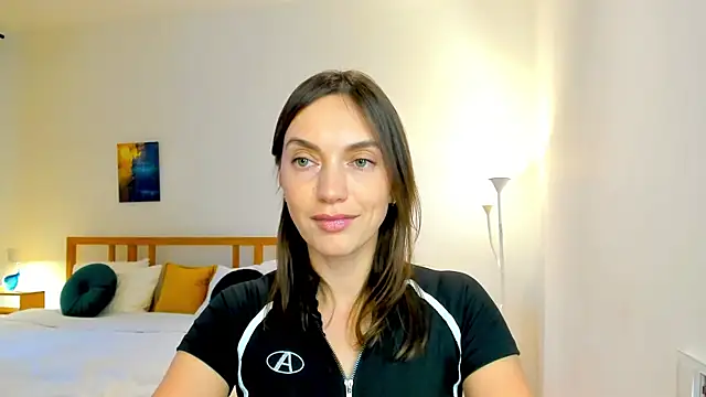 LovelyeeMia online show from 12/02/24, 10:18