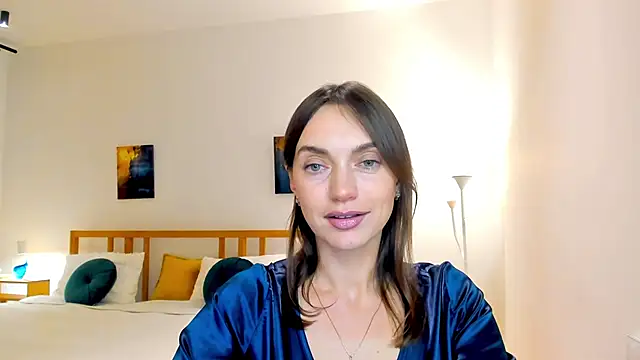 LovelyeeMia online show from 12/05/24, 06:55