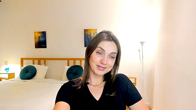 LovelyeeMia online show from 12/11/24, 04:42