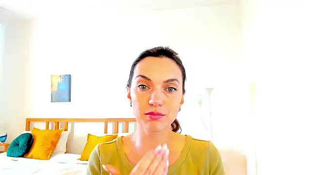 LovelyeeMia online show from 12/14/24, 09:40