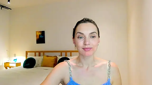 LovelyeeMia online show from 12/17/24, 02:22