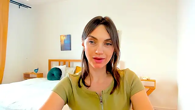 LovelyeeMia online show from 12/18/24, 09:14