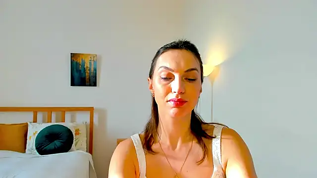 LovelyeeMia online show from 12/19/24, 07:40