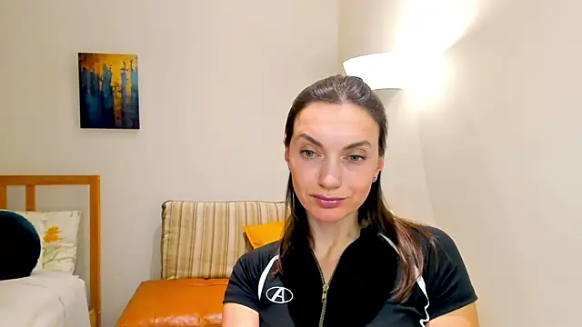 LovelyeeMia online show from 12/20/24, 05:51