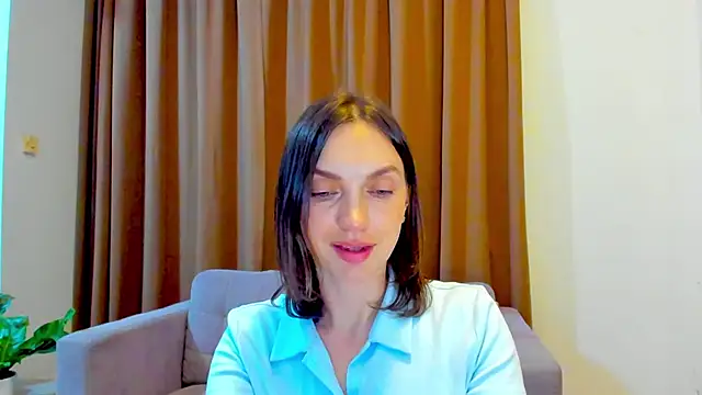 LovelyeeMia online show from 10/22/25, 10:48