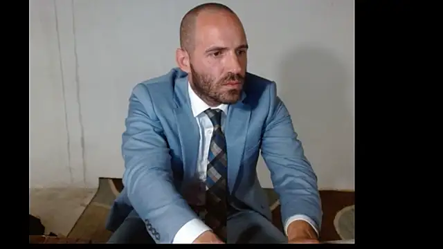 Snapshot of TheNakedPreacher chatting on 12/04/25, 04:27 TheNakedPreacher online show from 12/04/25, 04:27