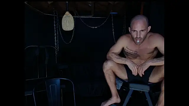 Snapshot of TheNakedPreacher chatting on 04/04/26, 02:47 TheNakedPreacher online show from 04/04/26, 02:47